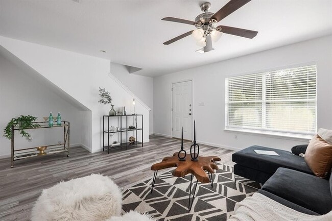 Building Photo - 10732 Marshitahs Way