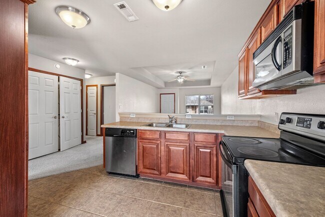 Building Photo - 1270 N Trinity Dr