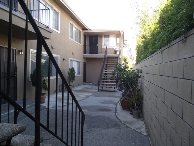 Building Photo - 231 Grand Ave