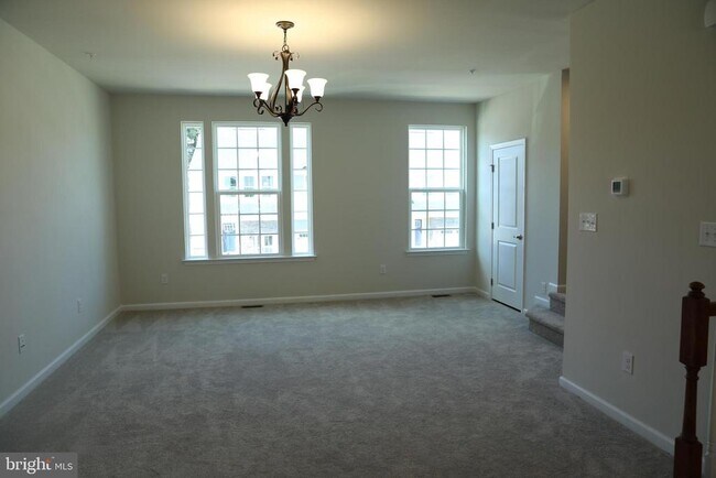 Building Photo - 172 Mulberry Dr