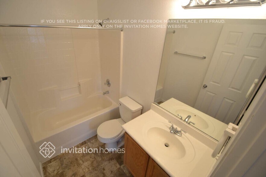 Building Photo - 942 Cantabria Heights Ave