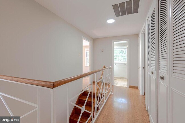 Building Photo - 13145 Madonna Ln