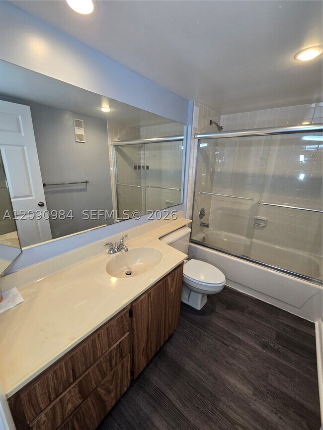 Building Photo - 1526 Whitehall Dr