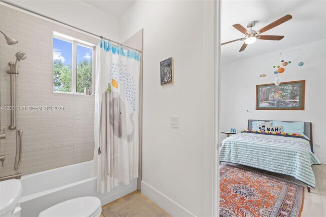 Building Photo - 14831 SW 93rd Ct