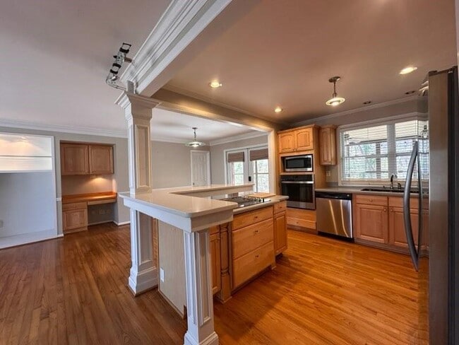 Building Photo - 1716 Mohawk Pl SE