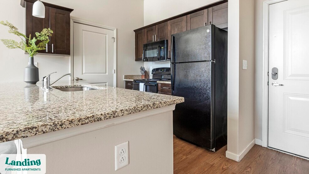 Building Photo - 4050 W Pine Blvd