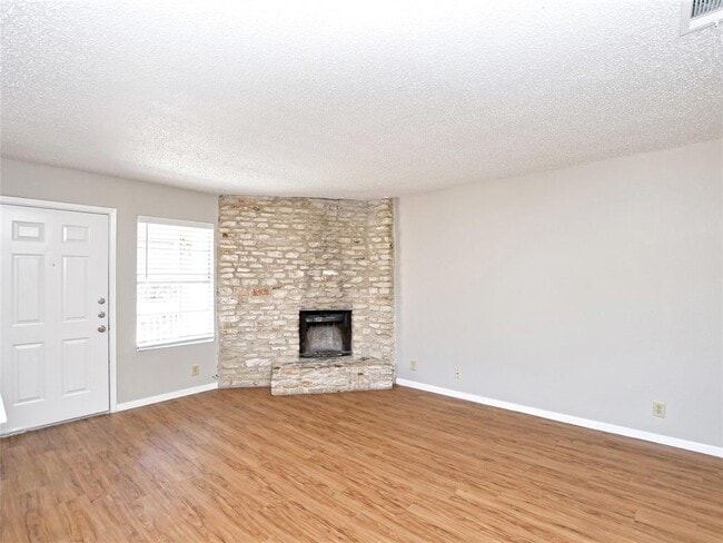 Building Photo - 301 Algerita Dr