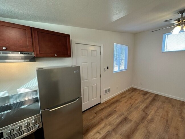 Building Photo - 2020 Brommer St