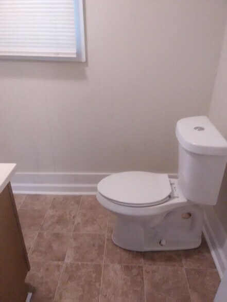 Building Photo - 1530 Waverly Ave