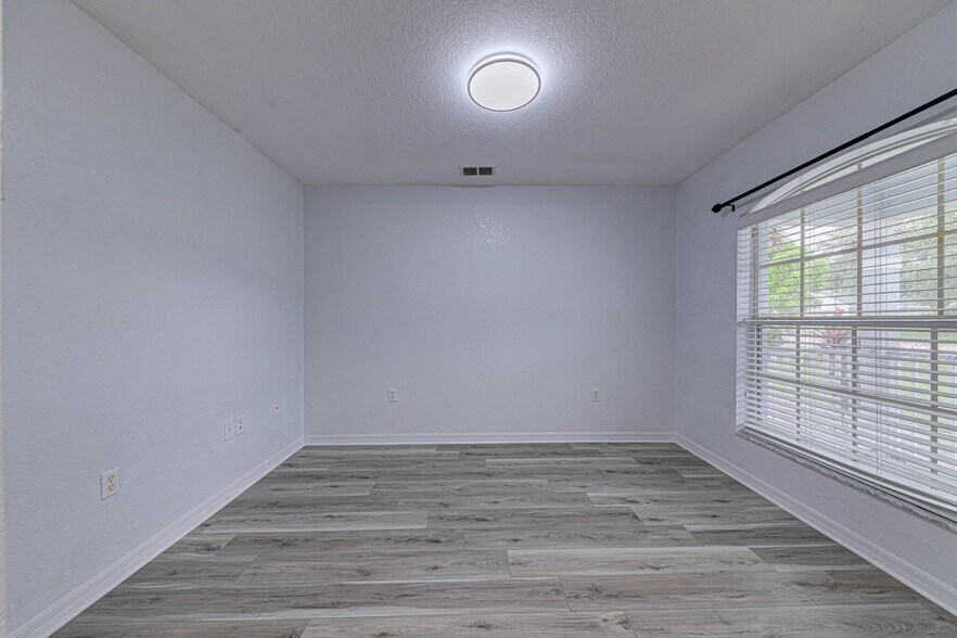 Building Photo - 1176 Lake Pl Ct