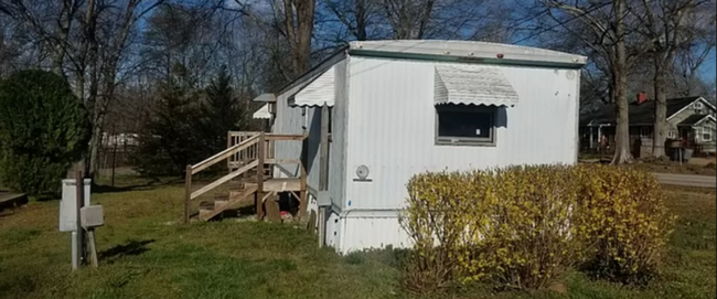 Primary Photo - Mobile Home in Greenville