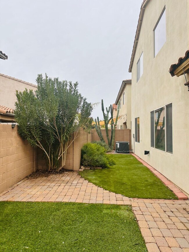 Building Photo - Rancho Sahuarita Home - Lovely 2 Bedroom Plus Den -AVAILABLE JAN 3rd!