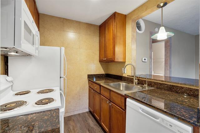 Building Photo - 5727 Richmond Ave