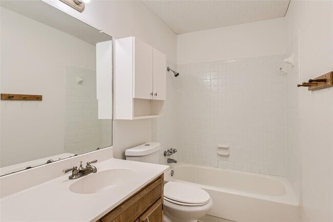 Building Photo - 7304 Loganberry Dr