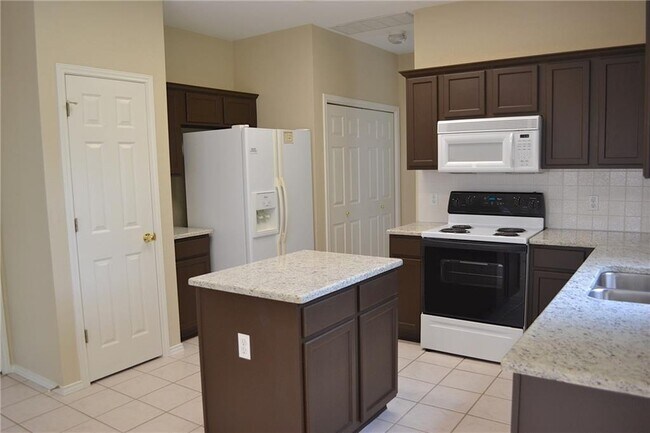 Building Photo - 8309 Dulac Dr