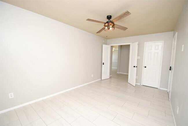 Building Photo - 5910 Sugar Field Ln