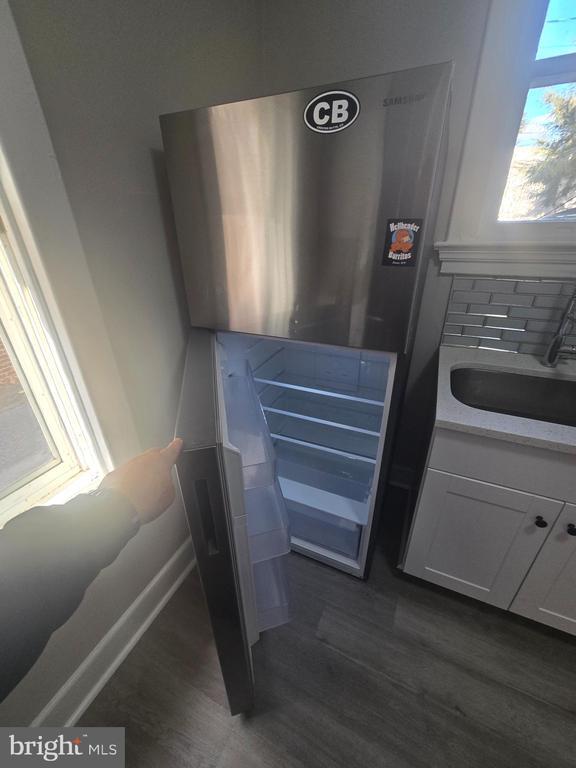 Building Photo - 101 E 3rd St