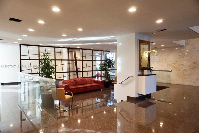 Building Photo - 1541 Brickell Ave