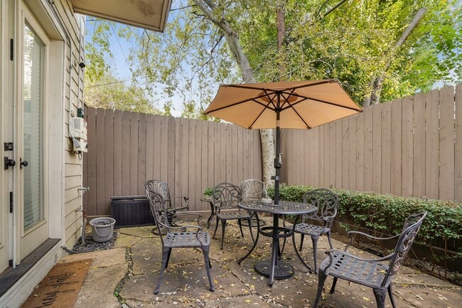 Building Photo - 508 W Polk St