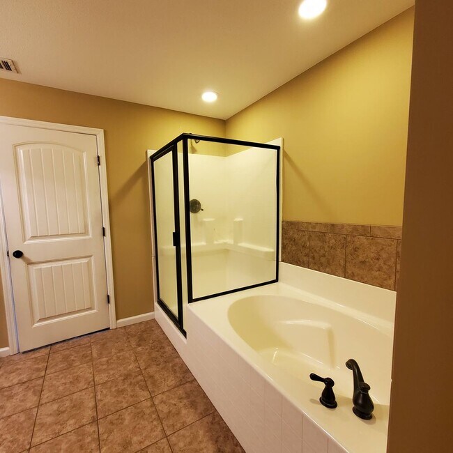 Building Photo - Welcome to Serene Living: Spacious Home on a .61 Acre Lot near Moody Airforce Base