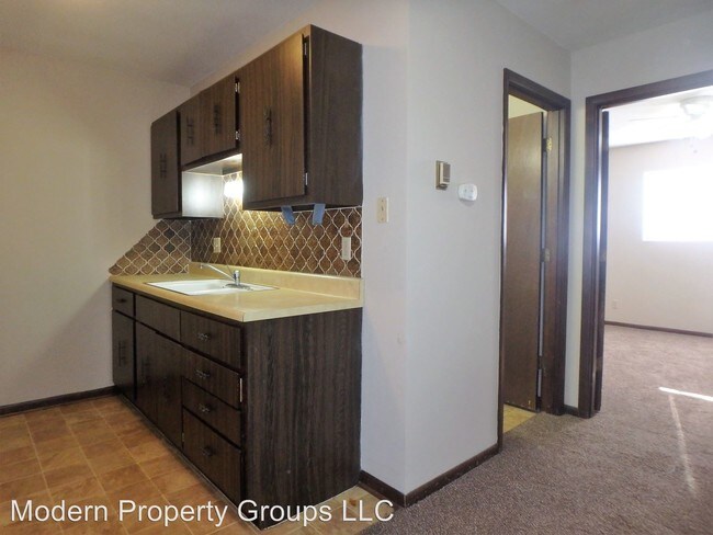 Building Photo - 2300 Sears Ct