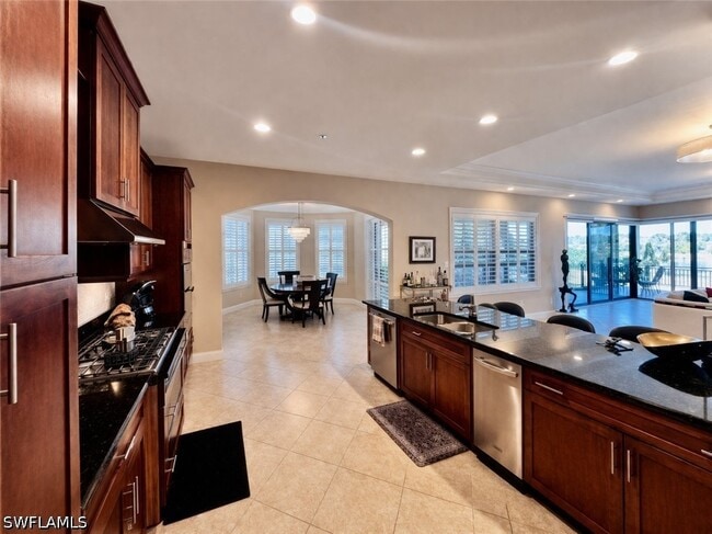 Building Photo - 2547 Marquesa Royale Ln