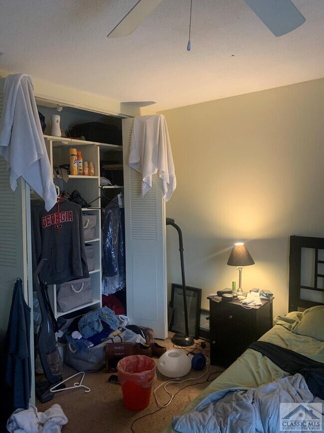 Building Photo - 350 S Pope St