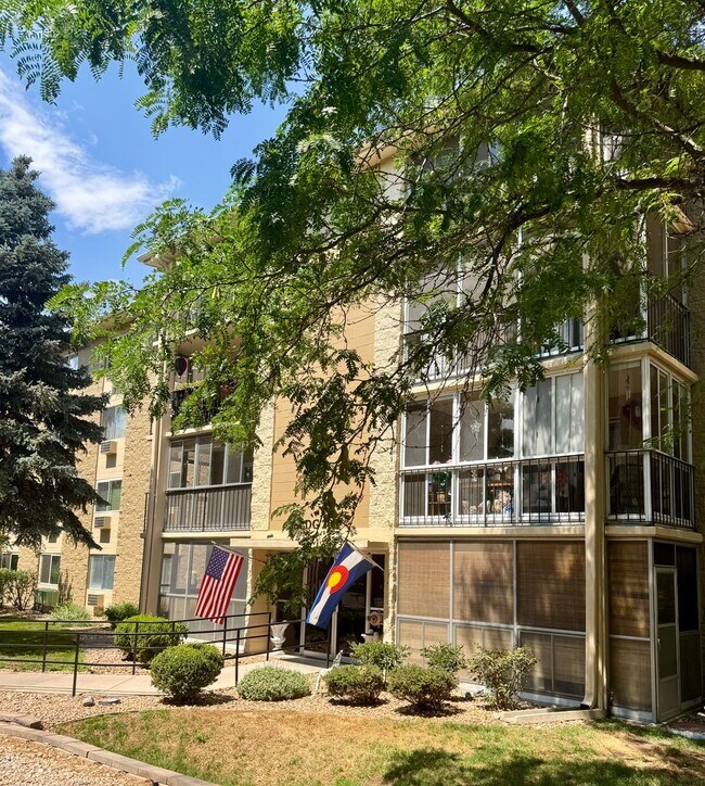 Building Photo - 3082 S Wheeling Way