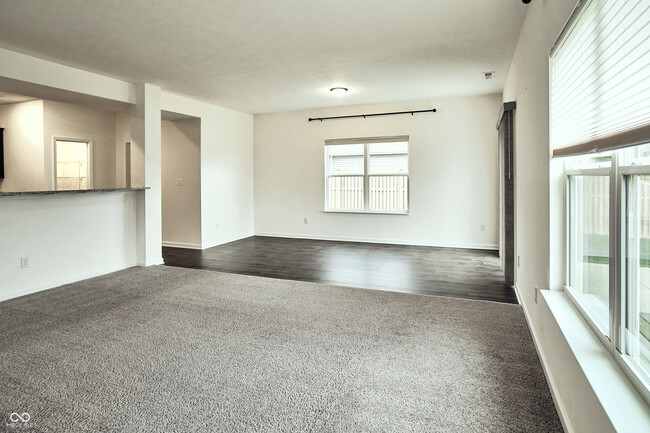 Building Photo - 681 N Crystal Dr