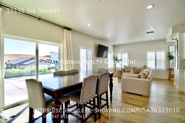 Building Photo - 13135 Via Sherry