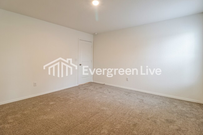 Building Photo - 163 Meadow Dr