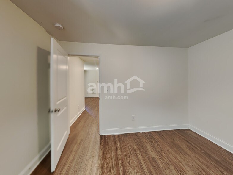 Building Photo - 112 Oscar Way