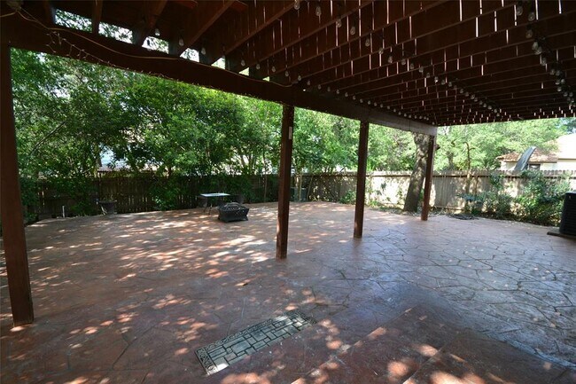 Building Photo - 9543 Summerbrook
