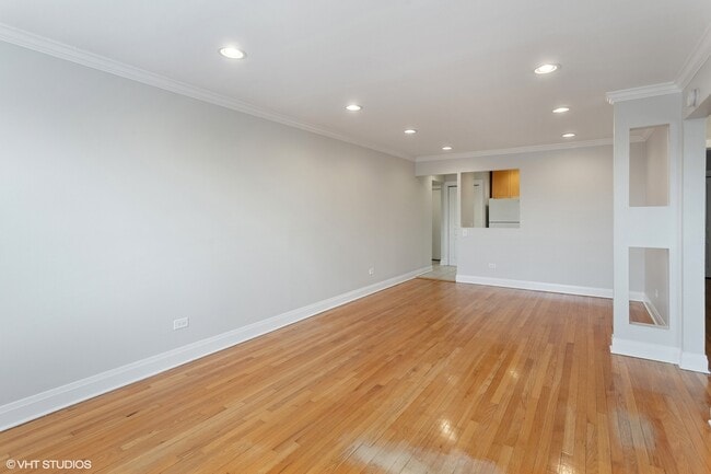 Building Photo - 6060 N Ridge Ave