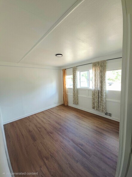 Building Photo - 8122 NE Wygant St