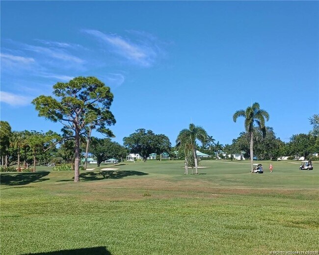 Building Photo - 3543 SE Fairway E