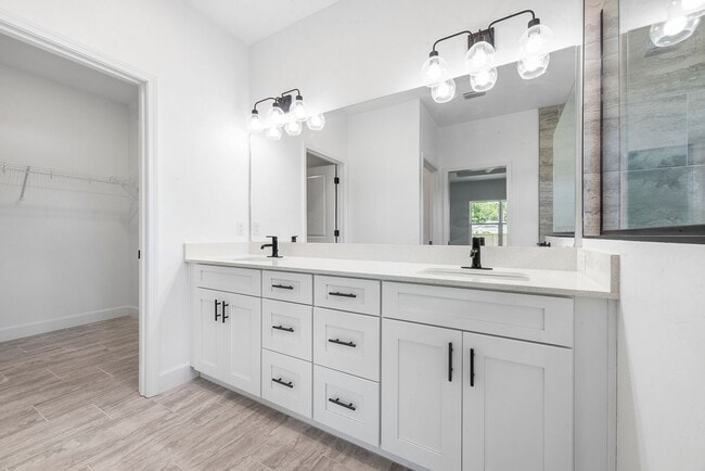 Building Photo - 3/2 Home in Grand Oaks