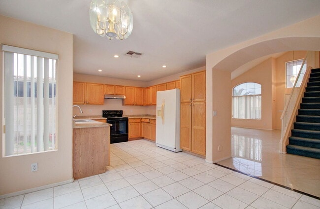 Building Photo - 1350 W Pelican Ct