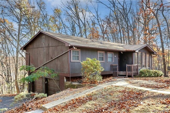 Building Photo - 9 Country Club Ln