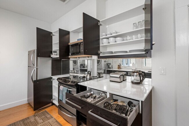 Building Photo - 71 Standish Ave NW