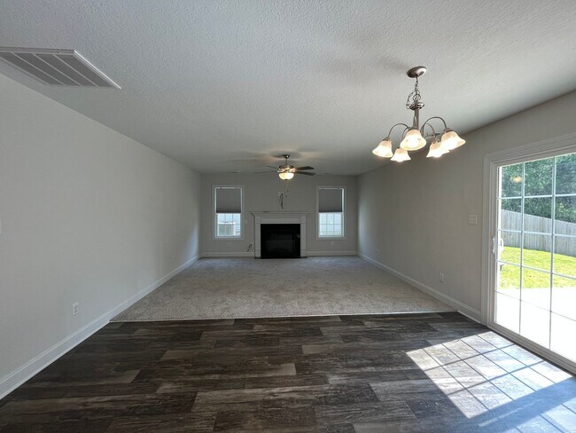 Building Photo - 400 Amethyst Ct
