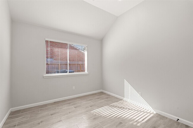Building Photo - 19423 Misty Cove Dr