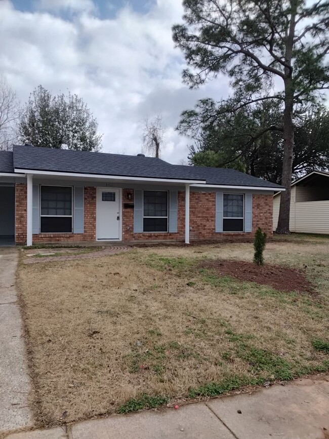 Building Photo - SINGLE FAMILY BRICK HOME IN SOUTH BOSSIER