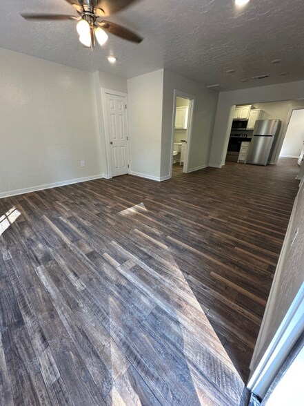 Building Photo - 543 Lamb Rd