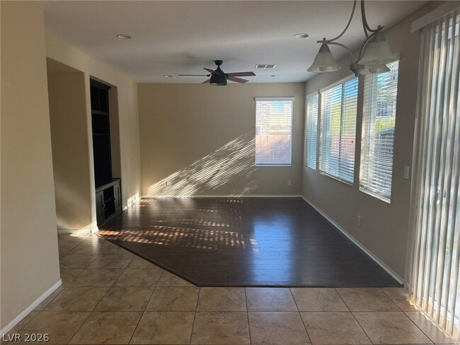 Building Photo - 10526 Cliff Lake St