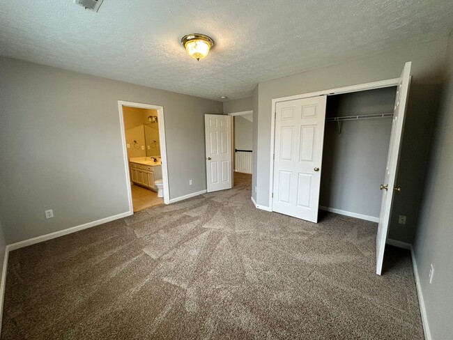 Building Photo - 9215 Eminence Ct