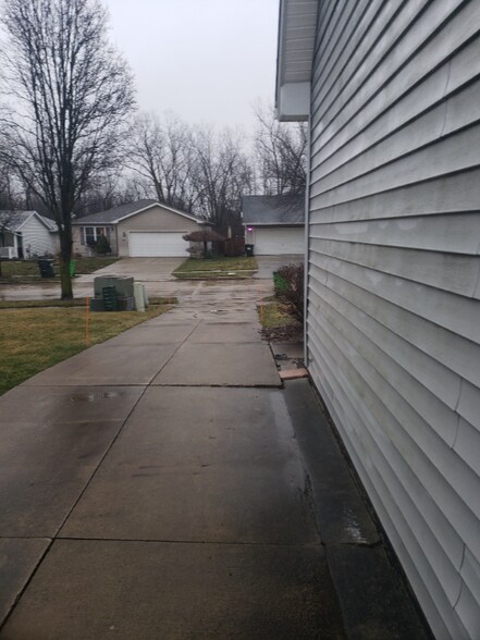 Building Photo - 775 Shelley Pkwy