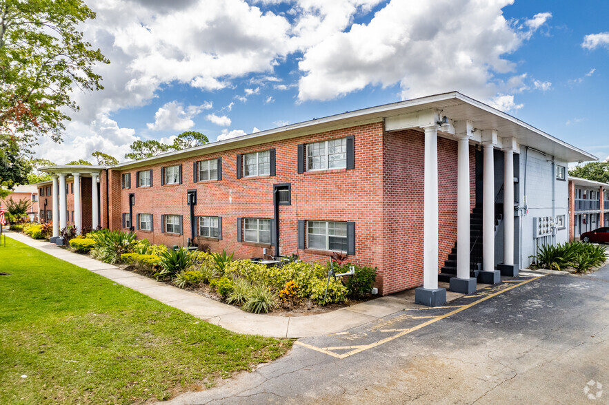 5600 Silver Star Rd Orlando, FL 32808-4304 - Hibiscus Place Apartments