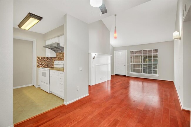 Building Photo - 1880 White Oak Dr