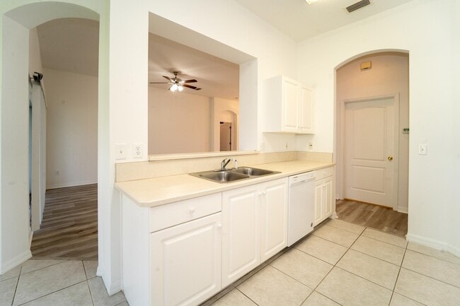 Building Photo - 957 Windward Way